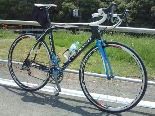 能力はないが速く引退したい基本ダメな奴。サイクリストとはもう呼べない。進歩のない空手は一応黒帯。LFCのファンはもう25年くらいか。クルマが好きで987は2台目。音楽も好き。今はSlipknotとかLinkin Parkなど。カネより命が大事。ほぼユーモアと毒。さもなきゃ挑発。フォローはあまり勧めない