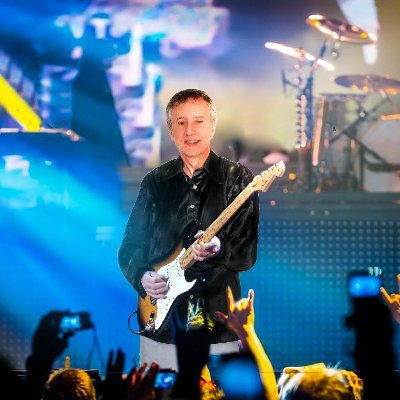 cepheide14's profile picture. Un artiste complet, un crooner au son électronique, la music dans la peau,Michel
passe les modes comme un nuage de désespoir, un chanteur qui va vous faire!!!