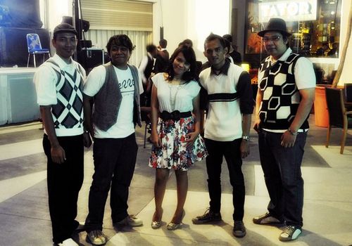 Hi,kami...TERRO..musik pop dgn referensi Jazz adalah musik kami.asal dari Surabaya, jawatimur & berdiri tgl 14 feb'08..Nama TERRO punya arti Suka.
