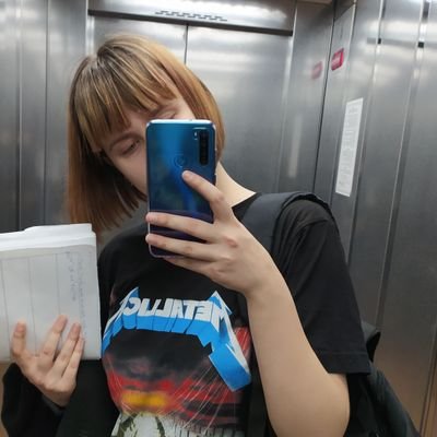 toxic_pill's profile picture. Shooting and friends are my life 
как жаль, что у меня нет этих friends (