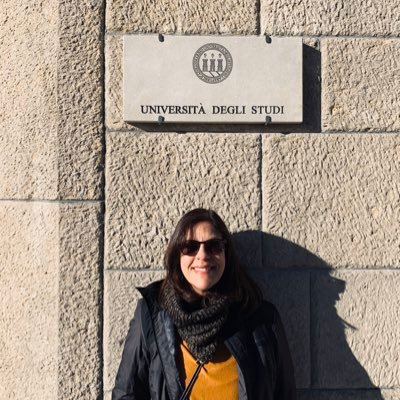 mcavallazzig's profile picture. Psicóloga. Música. Me gusta la gente. Amo los animales. Viajo cada vez más ligera de equipaje.