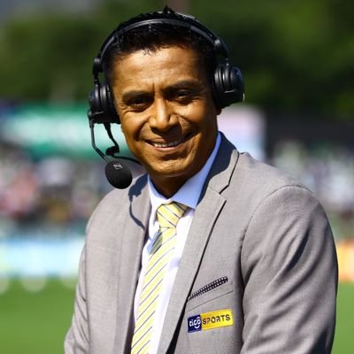 Futbolista retirado, comentarista deportivo en el programa de TV