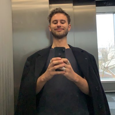 elliotforrister's profile picture. mostly retweets of a funny nature