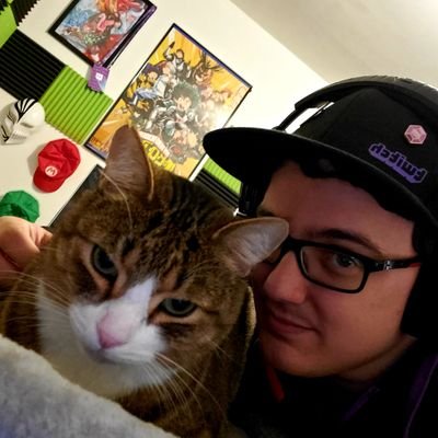 Small variety streamer with a goofy personality.