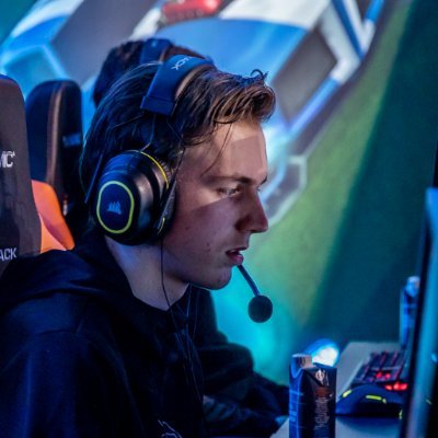 24 | 🇳🇱 Pro rocket league player for ??? 📙 https://t.co/ODqd0Z3bkp