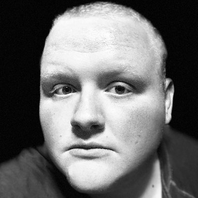 Alectronicc's profile picture. Graphic Artist 👨🏼‍💻/ Hardcore Gamer/ High Energy / Empath