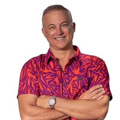 I help entrepreneurs effortlessly create their first $250k in business by reprogramming their mindset for success and abundance, using the K.A.T. Methodology