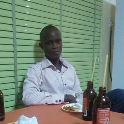 tedmos27's profile picture. cool and composed