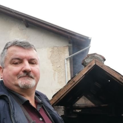 MarioMarenic's profile picture. Komplicirano