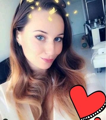 je suis simple et respectueuse amusante souvent😍😍 j'aime parler sur le site et me fais de nouveau amis 😚😚🤗🤗