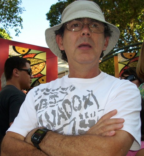 Cristão Protestante Reformado Calvinista Presbiteriano,Flamenguista e Pecador.Casado,membro dos Conselhos: de Meio Ambiennte e da Cidade do município Piraí=RJ .