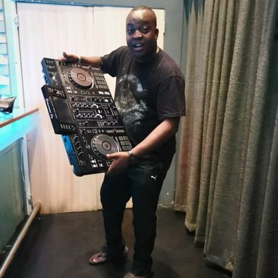 The simple deejay for the love of good music and trucking business local SA & acrossborders  #Deejaying&transport simply email temlazdj86@gmail.com
