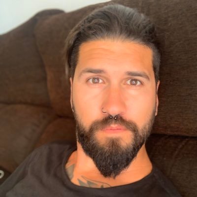La violencia no es el camino, pero si te doy una hostia te pongo a andar⚓️ Instagram; josecargomez