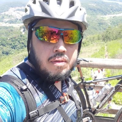 Jornalista de formação apaixonado por esportes em especial o ciclismo.