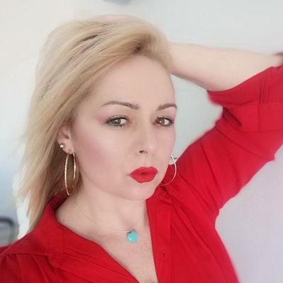 Foundation to Advense 
Master Trainer 
Online education
Face to Face Training Türkiye
Founder The Beauty Face Academy
İnternational Sertificate 
worldwide