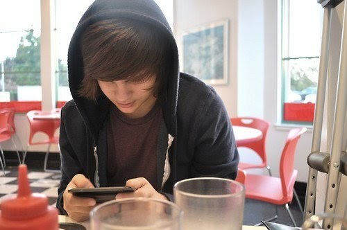 Bipolar , metido , blogueiro (@3_Teens ) ;D