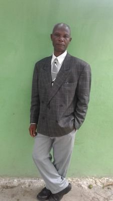 Jean Claude Syllabe  né 7 octobre 1953 à Marigot Sud-est d'Haïti. Habité en République Dominicaine. Étude classique Lycée Fritz Pierre Louis P-au-P.