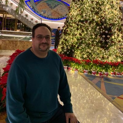 essamzaker's profile picture. 