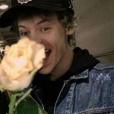 hello this is an old account that i use sometimes