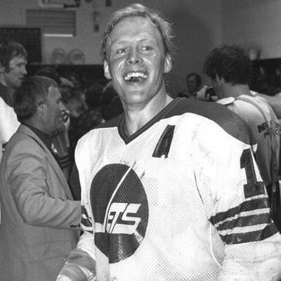 Kind of a big #NHLJets fan. Season ticket investor. My parents named their sons after Jets Alumni. Brother of @LittleGeneral04. #GoJetsGo