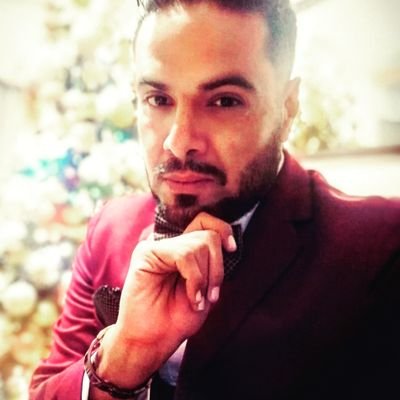 Nacido en Durango con orgullo enamorado de mi estado, de la vida misma y de el amor.