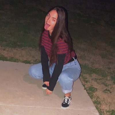 hailey37645217's profile picture. i figured why not?