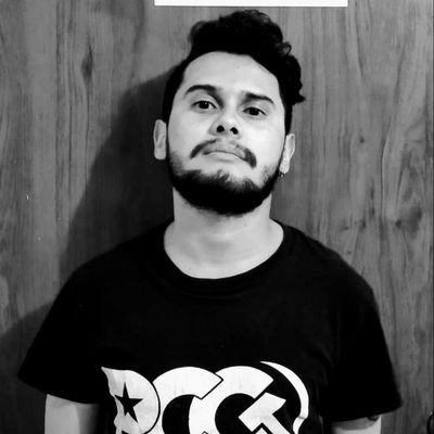 Militante del partido de la vida, Abogado y también se repara calzado. Este perfil es políticamente incorrecto para la Derecha y los progres bien pensantes.