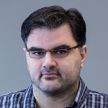 Entrepreneur, developer, geek whisperer. I help developers, designers and other creators to level up and do their best work.