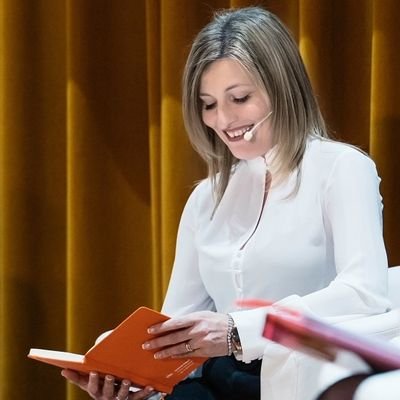 AnaEscriba's profile picture. Doctor en Derecho. Apasionada del Derecho del Trabajo y de la SS