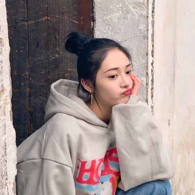 ( RP/not real. ) 你好,歌手、演员周洁琼。1998年。ㅡ # 지지를 유지하고 잊지 마세요 PRISTIN.. HIGH 사랑해! ㅡ ig: zhou_jieqiong1216