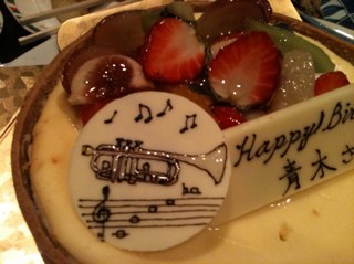 y_tp's profile picture. I like JAZZ. I play Trumpet, and I am studying Bercley Method in Tokio. ʕ•̫͡•ʕ•̫͡•ʔ•̫͡•♥ 認知症＆癌、ALSの両親を介護中