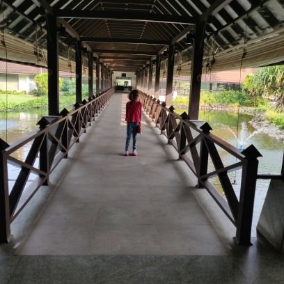 Lady_Satoshi's profile picture. Blockchain enthusiast. Investor and Reviewer of coins and tokens. Do not trust anyone in Crypto. #DYOR