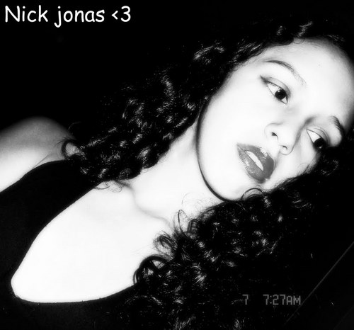 .malokeiraa até umas hora
bissex, sem coleiraa, vivendo a base de coca
i de saco cheio do mundo :s
msn:vitoriag.01@hotmail.com
segue eu *__*