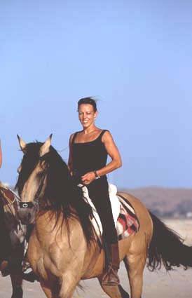 brown_shugar_'s profile picture. I love riding horses;
Have you ever been to Spain?
You can meet me at the beach.