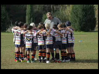 Ingeniero, Casado con 4 hijos, fanático del Rugby y de las películas de John Ford... y de mi mujer, claro... ahora hago @salsasquietud