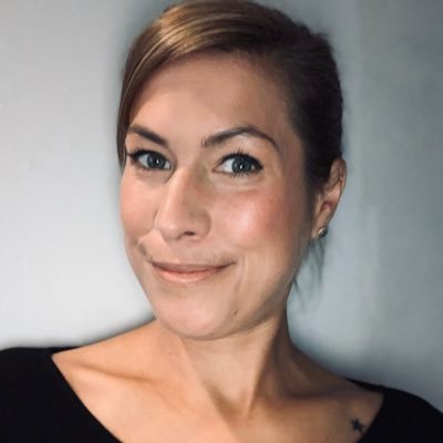 tinalina255's profile picture. Teacherholic @OSHelgo (En | Bio | ITG) & 👨‍👩‍👦 | 🐶 | 🎼🎤          If you always do what you’ve always done, you’ll always get what you’ve always got