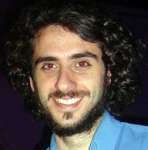 Programador, estudiante, entusiasta de tecnologia, a favor de energias renovables