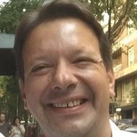 Ingeniero, Profesional Inmobiliario, Fundador de Inmobiliarias en Sinergias y Colaboración. Padre de 2 hijas maravillosas. Siempre entre Madrid y Caracas.