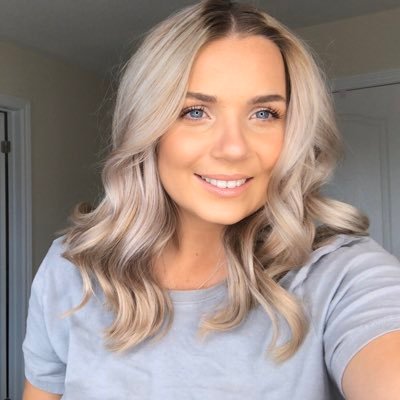 makeup artist, marketing lover, mummy and hopeless romantic with my hubby 💁🏼♀️