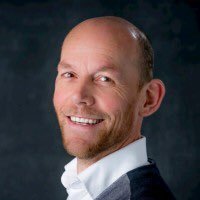realist, denker, relaxed, danser, creatief ondernemer, montessoriaan, schoolleider van Het Avontuur, Onderwijsadviseur bij Cedin #grootgezin #wijnen #avonturier