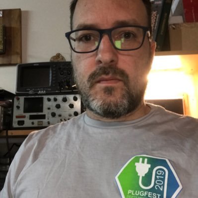 vansmurf's profile picture. Innénieur, pitonneux & papa