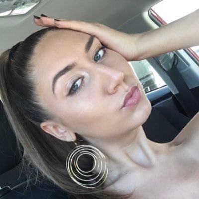 faithfraw's profile picture. no scrubs