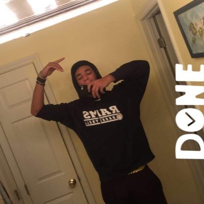 housaniti's profile picture. 