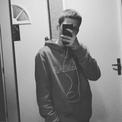 MxMKniV's profile picture. 19 ans