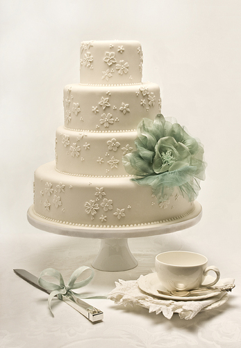 roxannefloquet's profile picture. Roxanne Floquet Cake Design offers a bespoke service specialising in wedding, birthday & celebration cakes, biscuits, cupcakes, mini cakes & petit fours.