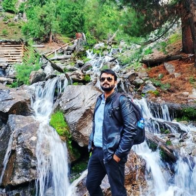 MAliQur33451262's profile picture. Doctor