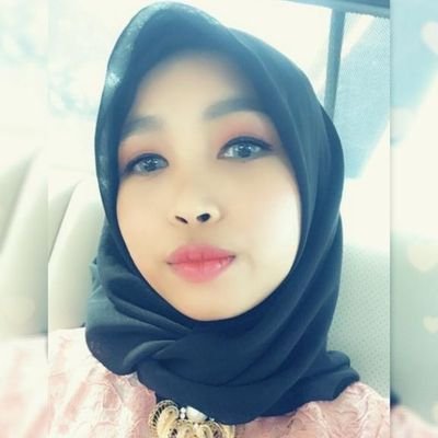 meeismega's profile picture. Turn left when nothing is right or turn right when nothing is left • IG: @meeismega