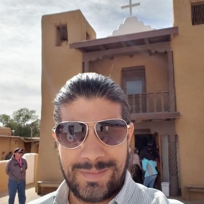 AlfieSanchezM's profile picture. Turistologo, poeta y loco. Amante de la buena comida y toda clase de bebida alcohólica de calidad q se me atraviesa, todo con exceso y nada con medida...
