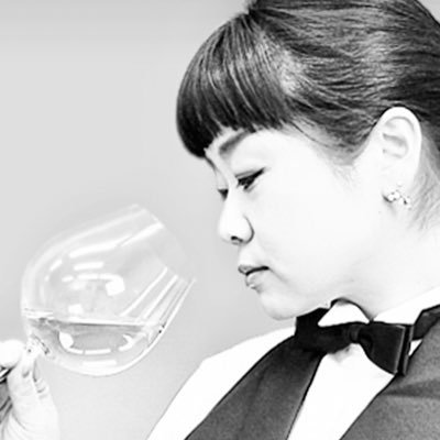 ソムリエ、どぶろくアンバサダー、チーズプロフェッショナル、Sake Diploma International、WSET level3 SAKE、専属テイスター、酒匠、日本酒学講師、日本伝統濁酒学講師、焼酎唎酒師、国際唎酒師、ビアテイスター等