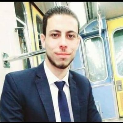 حاصل على ماجستير في القانون العام والخاص بكلية الحقوق جامعة الإسكندرية ومحامي